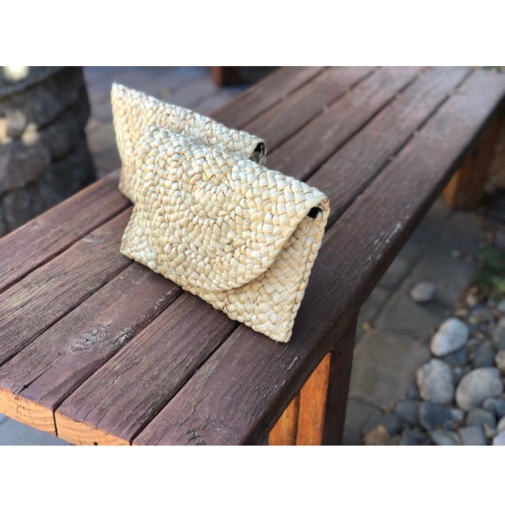 BRAND NEW HANDMADE straw clutch - Picture 2 of 5